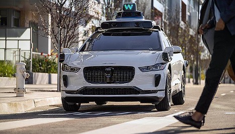 Google's Waymo Zooms Past Robotaxi Rival